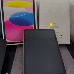 Apple iPad - pink , 10th generation, 64g - EXCELLENT CONDITION, used 2 times